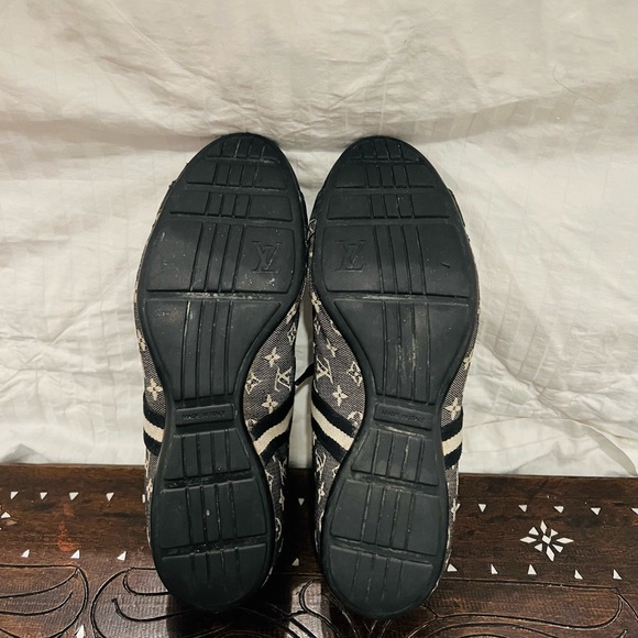 Like New Louis Vuitton Mini Lin Monogram Sneakers - Picture 3 of 4